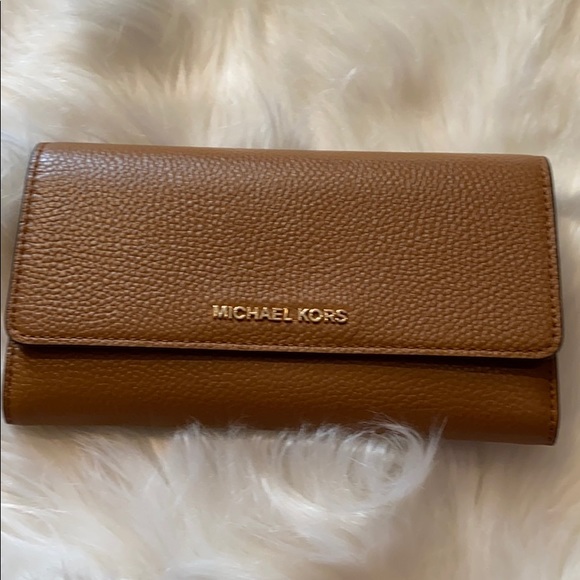 Michael Kors Handbags - New without tags Michael Kors wallet